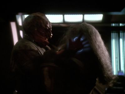 Star Trek: Deep Space Nine Screencaps "The Sword of Kahless" (S4:E9)