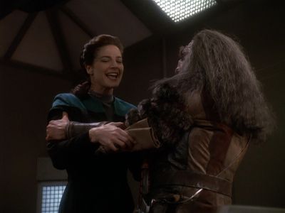 Star Trek: Deep Space Nine Screencaps "The Sword of Kahless" (S4:E9)