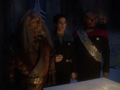 Star Trek: Deep Space Nine Screencaps "The Sword of Kahless" (S4:E9)
