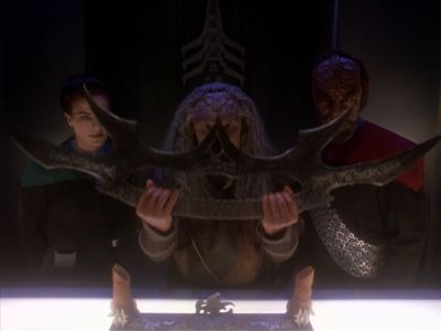 Star Trek: Deep Space Nine Screencaps "The Sword of Kahless" (S4:E9)