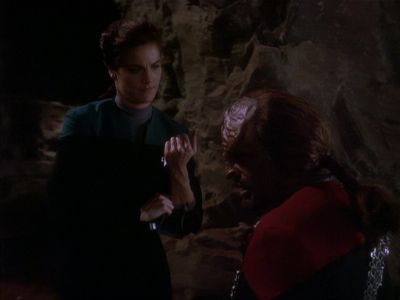 Star Trek: Deep Space Nine Screencaps "The Sword of Kahless" (S4:E9)