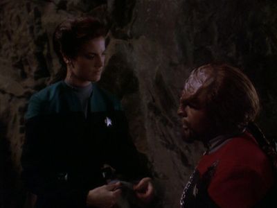 Star Trek: Deep Space Nine Screencaps "The Sword of Kahless" (S4:E9)