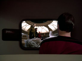 "Encounter at Farpoint, Part I" (S1:E1) Star Trek: The Next Generation Screencaps