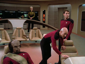 "Encounter at Farpoint, Part I" (S1:E1) Star Trek: The Next Generation Screencaps