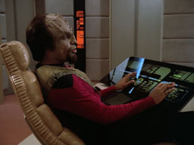 "Encounter at Farpoint, Part I" (S1:E1) Star Trek: The Next Generation Screencaps