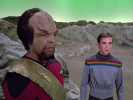 "Hide and Q" (S1:E10) Star Trek: The Next Generation Screencaps