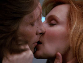 "The Host" (S4:E23) Star Trek: The Next Generation Screencaps