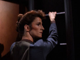 "Starship Mine" (S6:E18) Star Trek: The Next Generation Screencaps